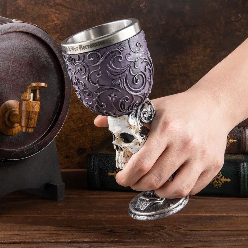 Guili | 3D carved vintage Champagne Glass