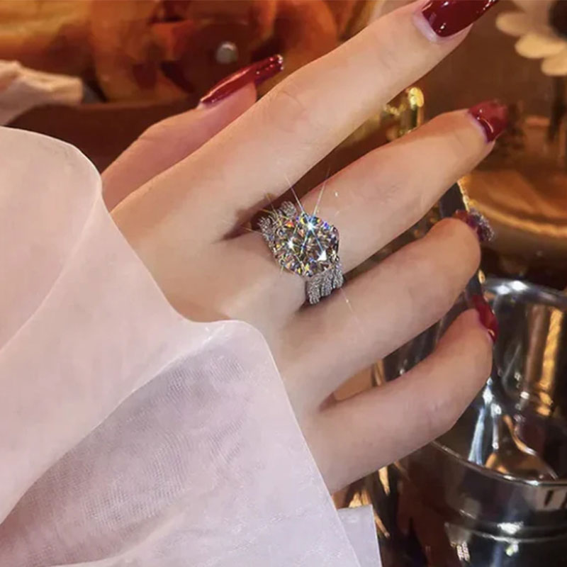 Guili | Magnetic Moissanite Lymphatic Drainage Ring