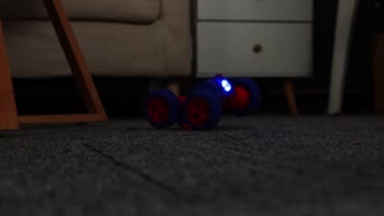 Guili | SpinMaster Stunt Car | Spectacle and action - 360° stunts with light and spray