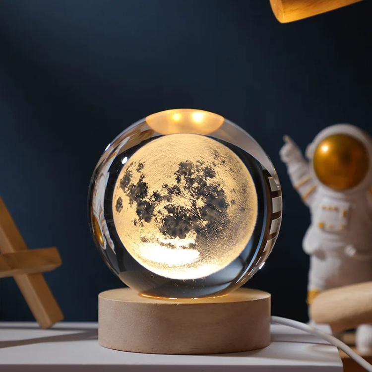 Guili | StarSphere | Bring the universe to your room - 3D engraved crystal night lamp