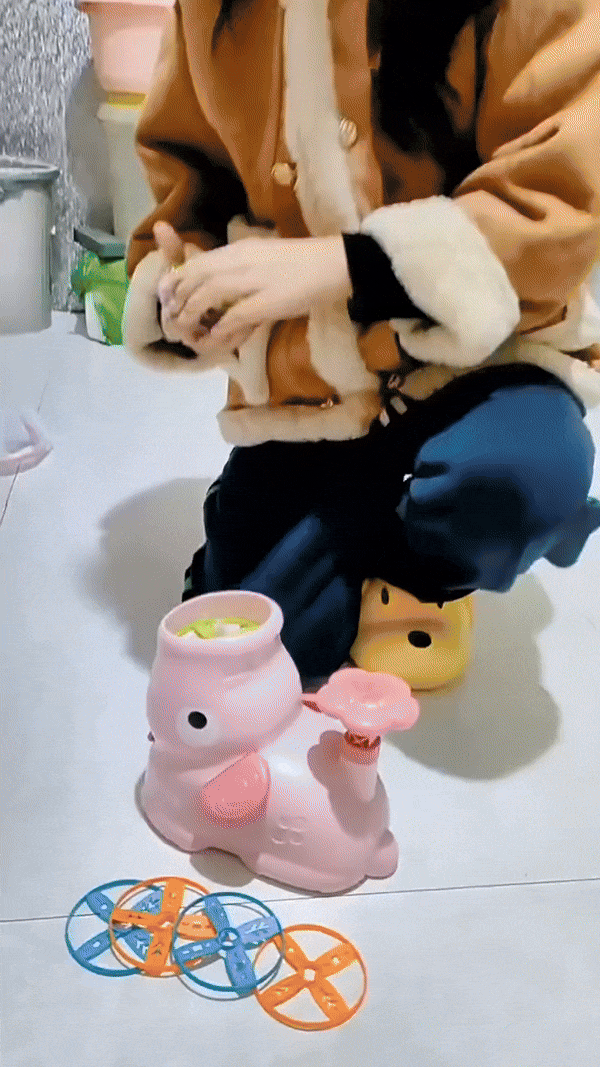 Guili | SkyCatchers | Magical outdoor play fun - Flying disc game