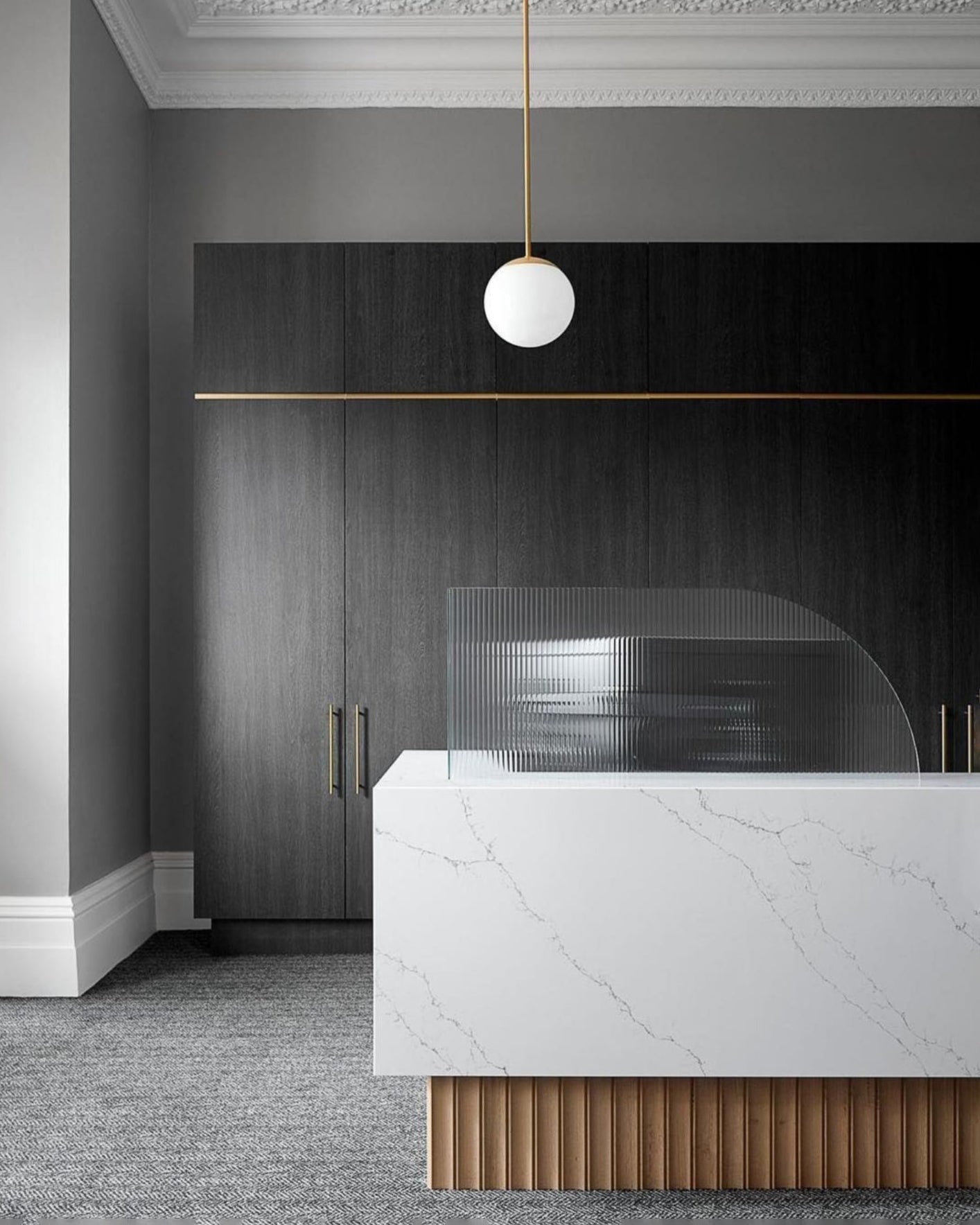 Minimalist Brass Globe Glass Pendant 1-Light