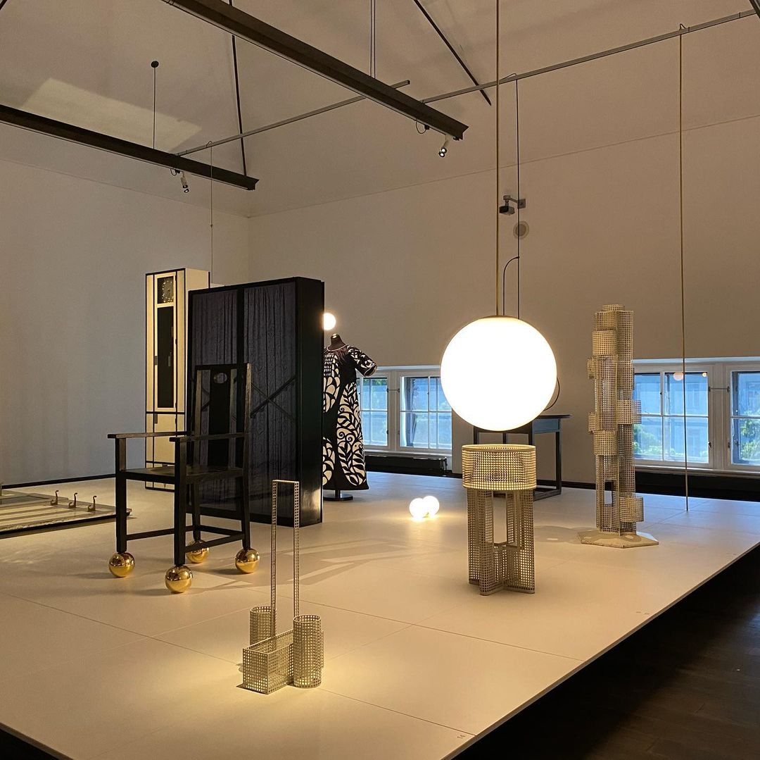 Minimalist Brass Globe Glass Pendant 1-Light