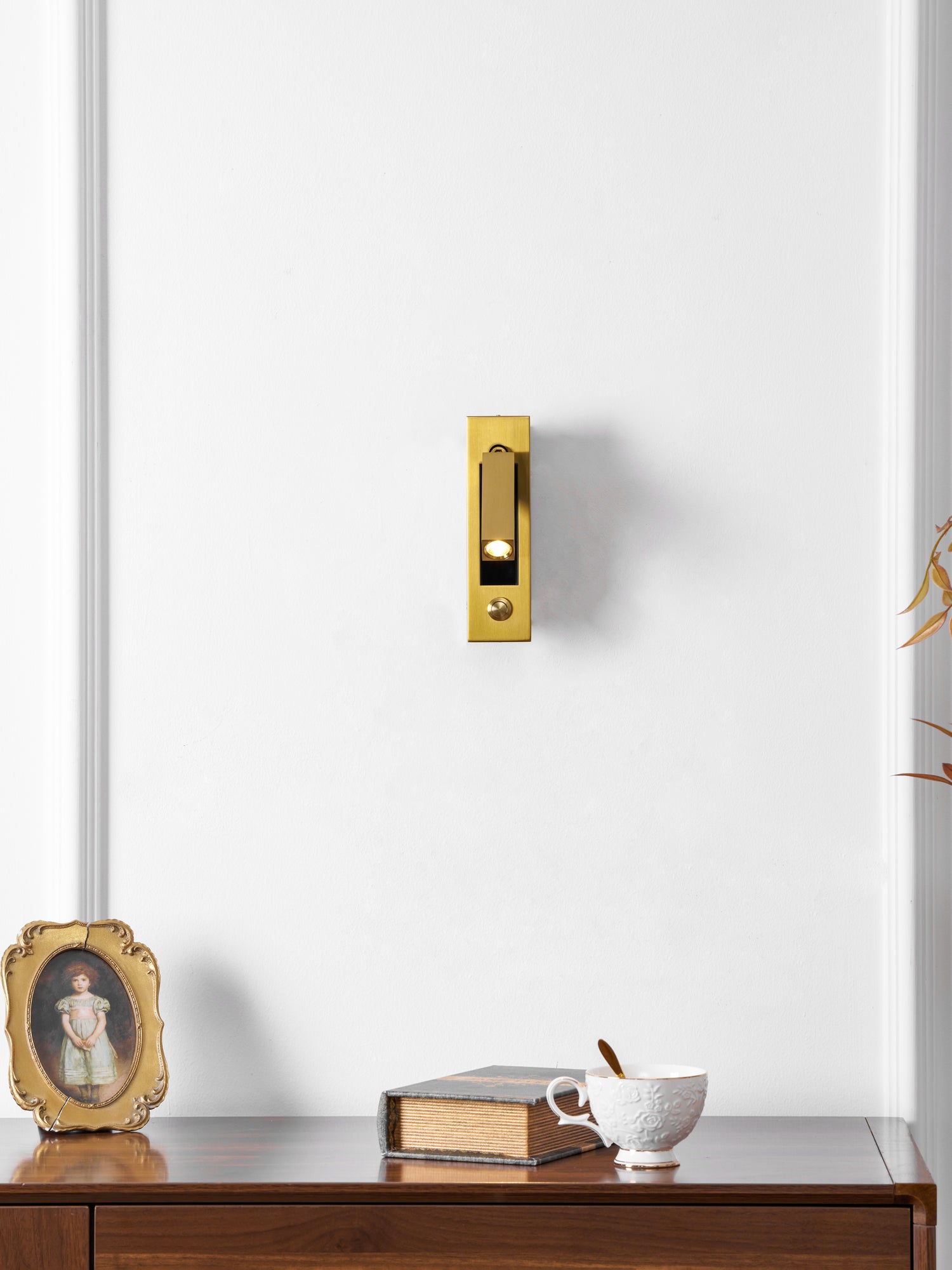 Modern Minimalist Embedded Aluminum LED Wall Sconce 1-Light