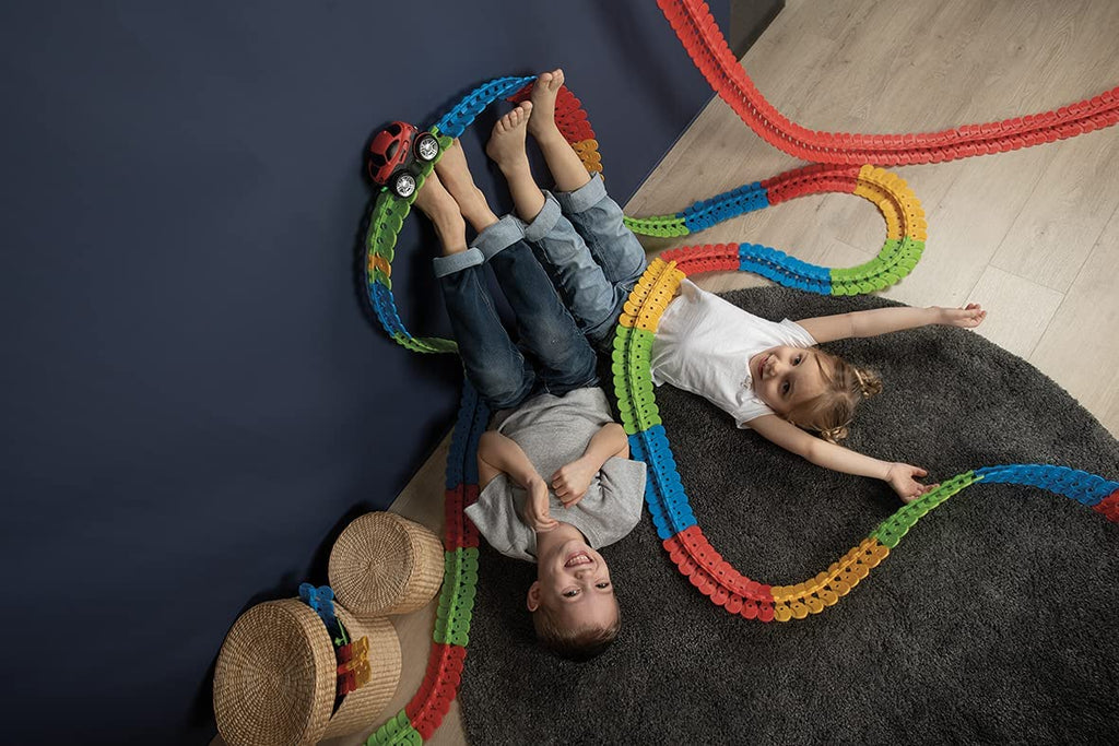 Guili | Real Changeable Track with LED Lights | Splashing Action - Race Track for Children