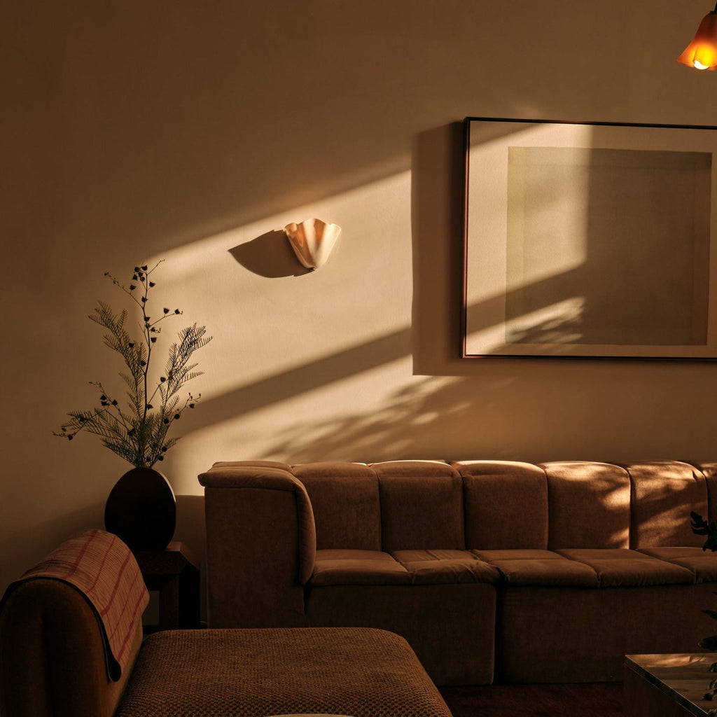 Retro Stained Glass Skirt Shell Wall Sconce LED 1-light