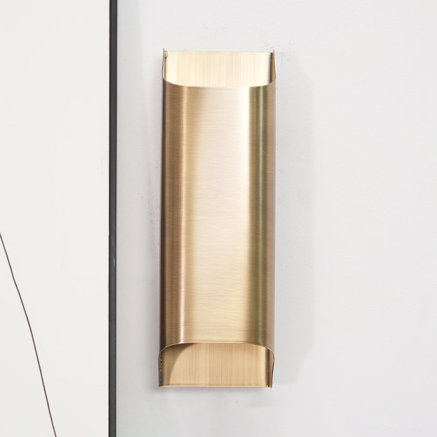 Modern Curved Brass LED Wall Sconce 1-Light