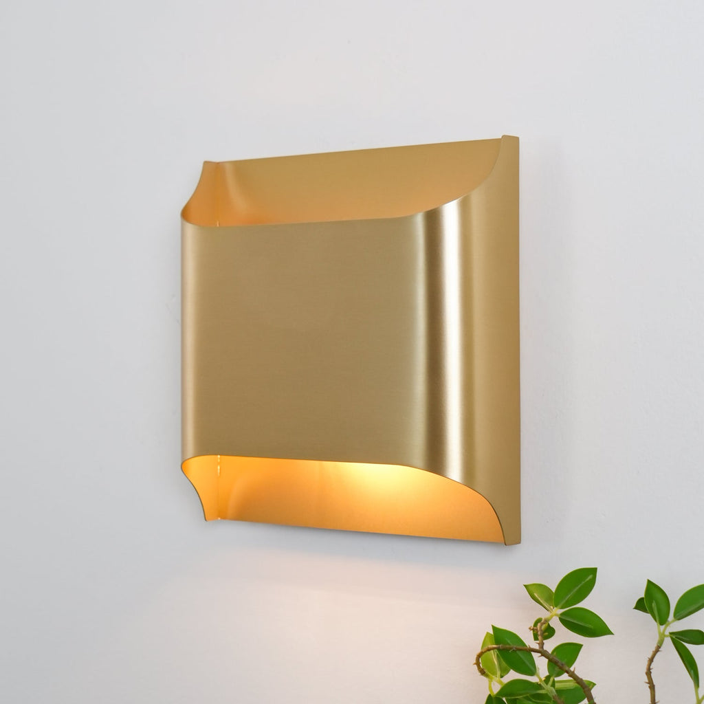 Modern Curved Brass LED Wall Sconce 1-Light