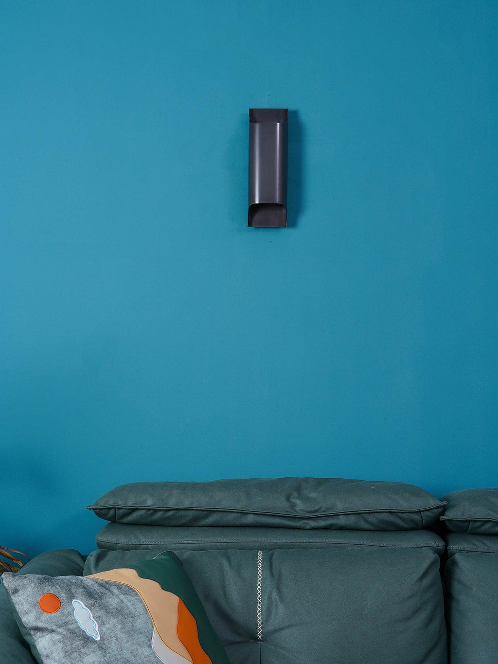 Modern Curved Brass LED Wall Sconce 1-Light