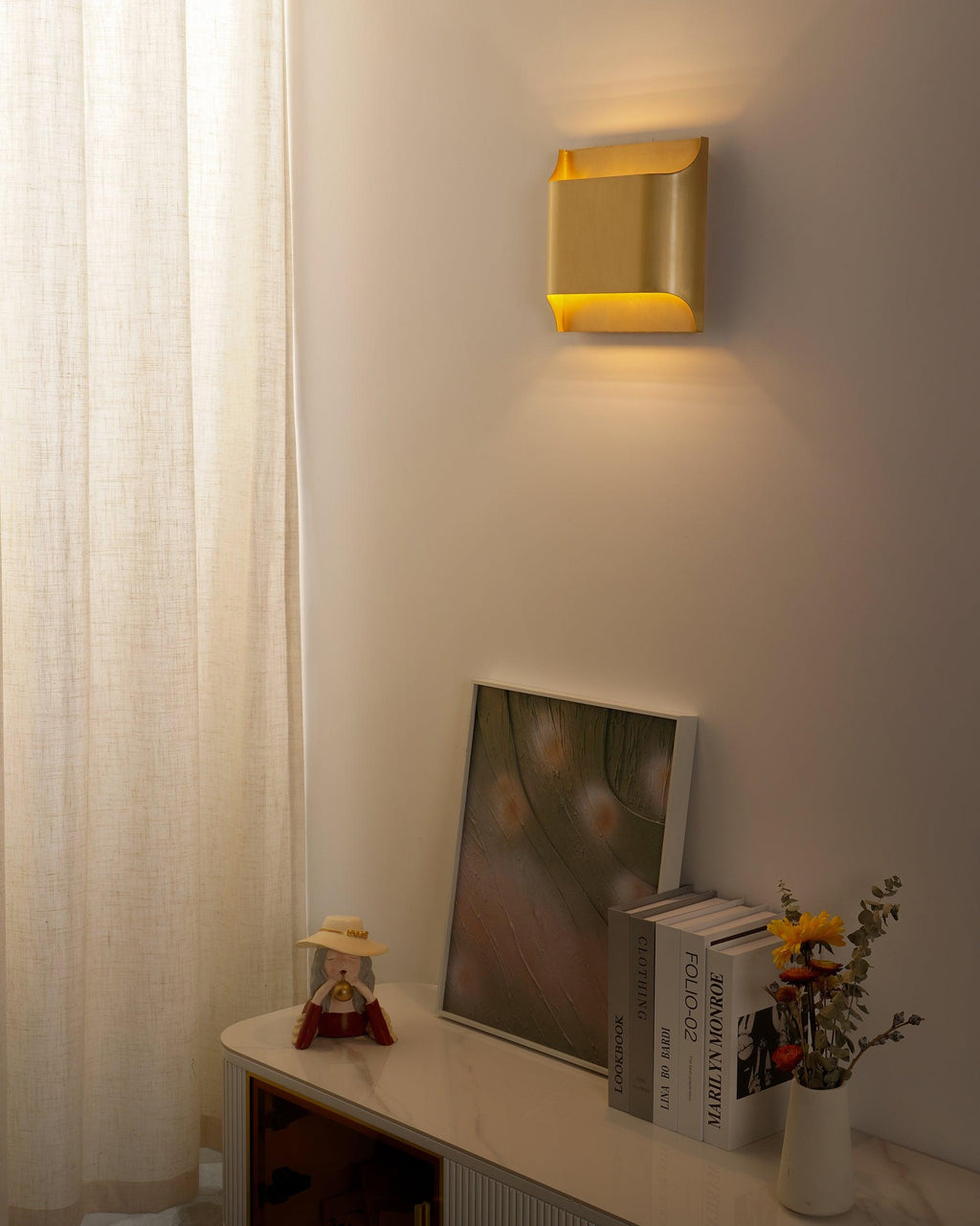 Modern Curved Brass LED Wall Sconce 1-Light