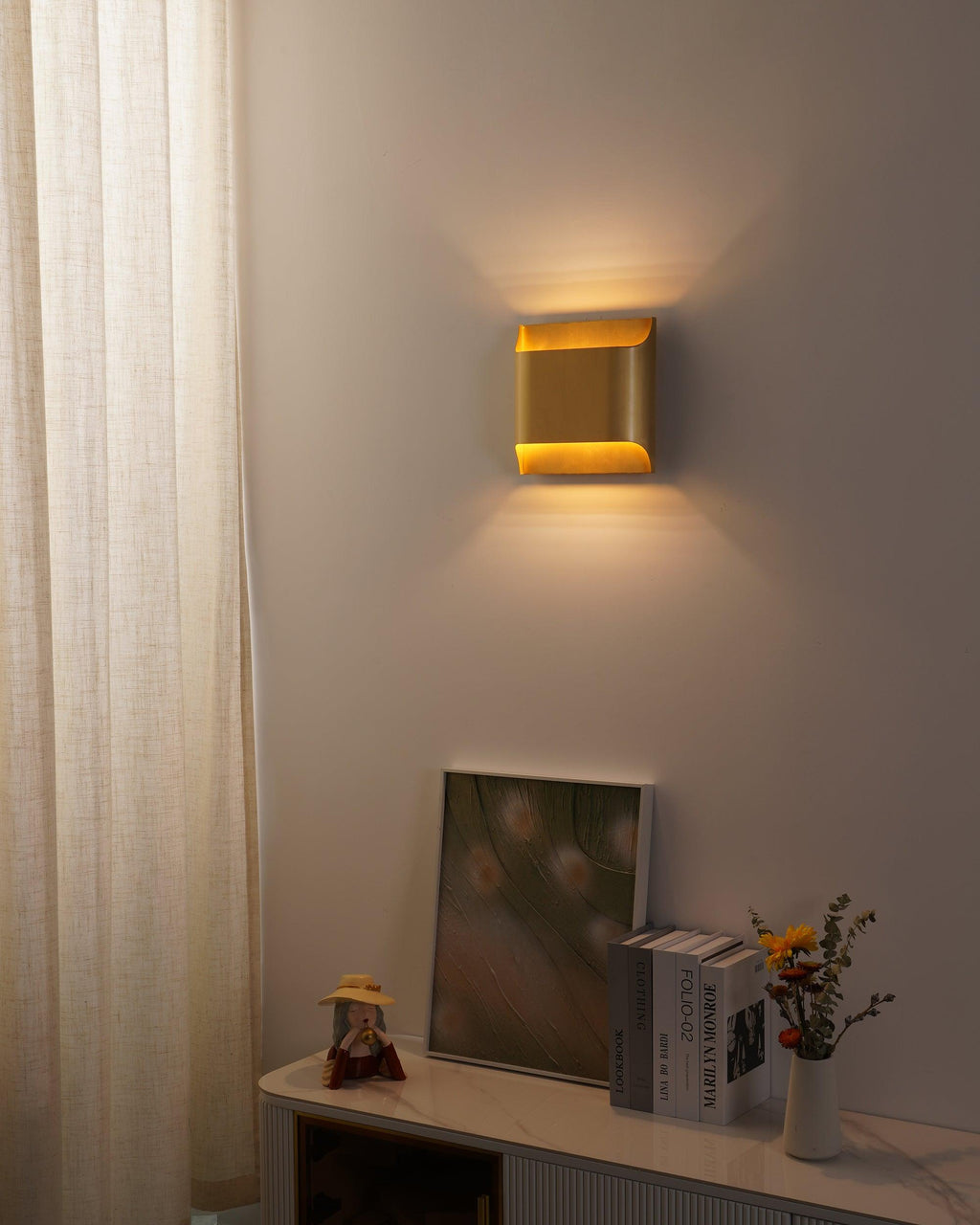 Modern Curved Brass LED Wall Sconce 1-Light