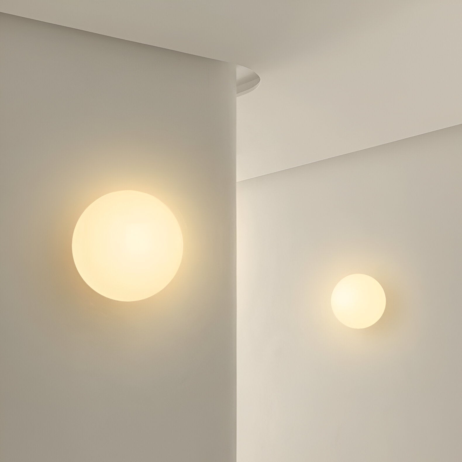 Minimalist Round Glass Wall Sconce LED 1-Light