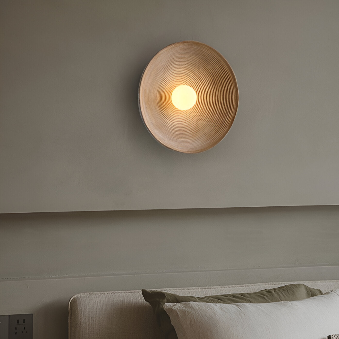 Retro Resin Ceramic-style Round Wall Sconce LED 1-light