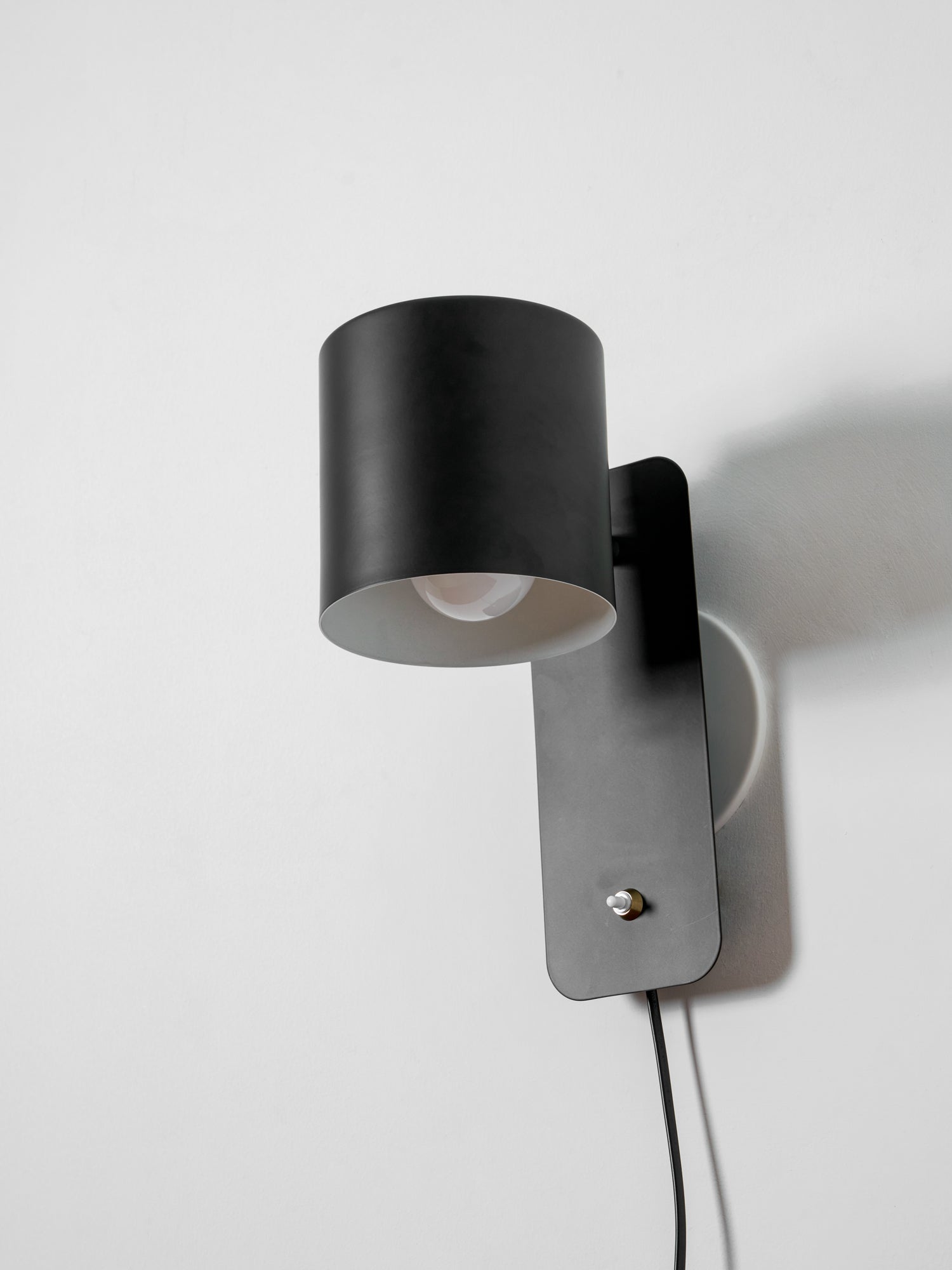Modern Minimalist Rotatable Cylinder Plug-In Wall Sconce 1-Light