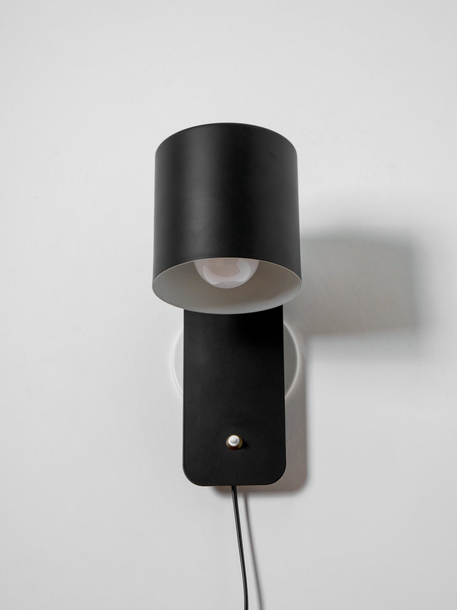Modern Minimalist Rotatable Cylinder Plug-In Wall Sconce 1-Light