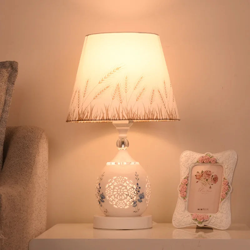 Guili | Stylish Lamp with Delicate Crystal Shine
