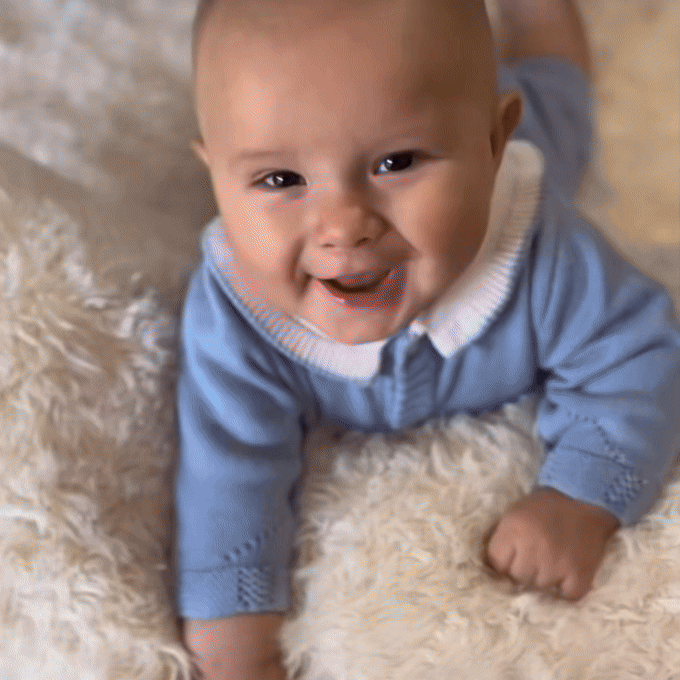 Guili | PeekABear | Magical fun for every child - Interactive teddy bear