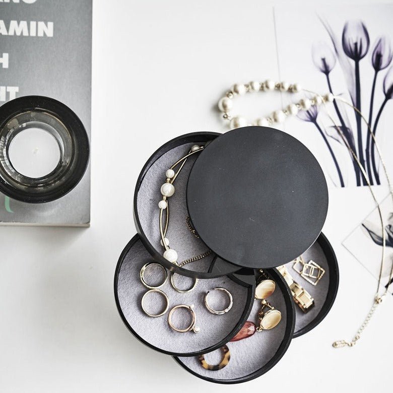Guili | Twist Around Jewelry Organizer