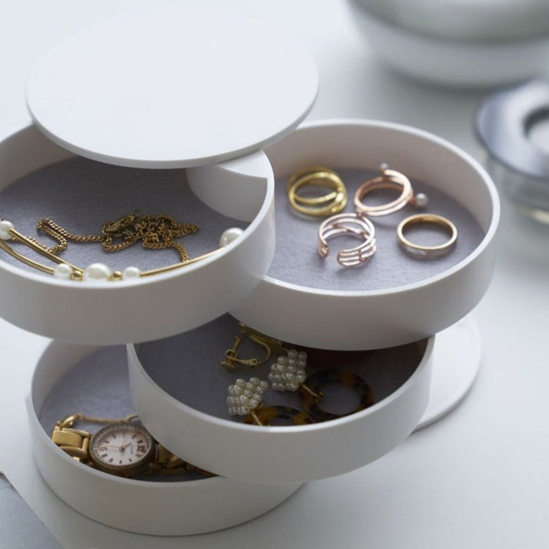 Guili | Twist Around Jewelry Organizer