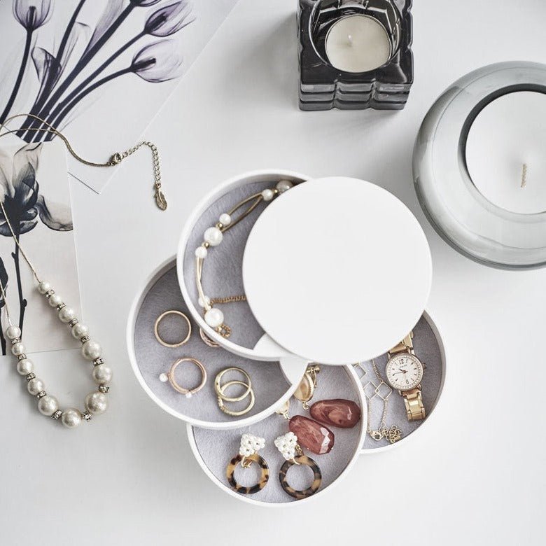 Guili | Twist Around Jewelry Organizer